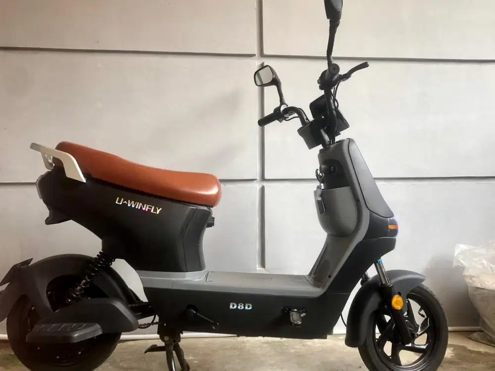 Sepeda listrik u winfly d8d ( black)
