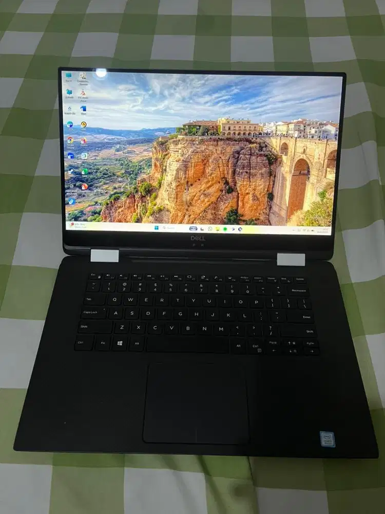 Laptop Dell XPS 15 9575