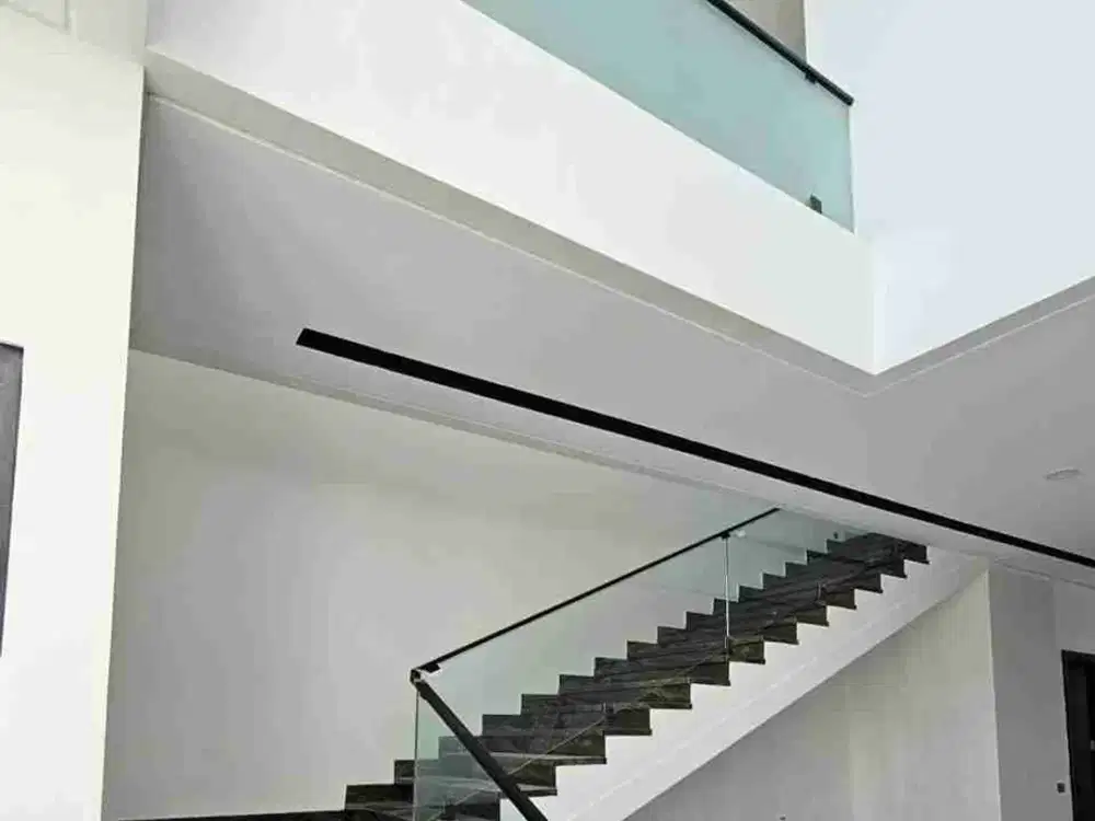 DIJUAL RUMAH BRAND NEW MODERN TROPICAL KUPANG BARU