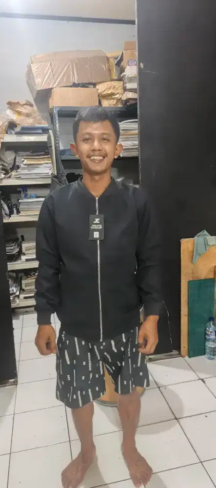 Mengantar dan menjemput