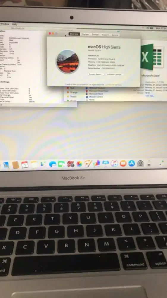 Macbook air 13 inch 1.3Ghz intel core i5 4GB SSD128GB