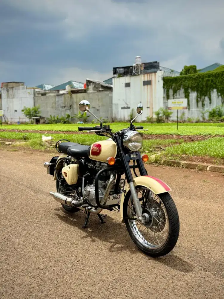 ROYAL ENFIELD CLASSIC 500 TAN 2017