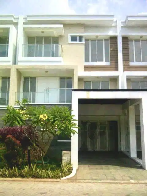*Dijual Rumah Golf Residen Kemayoran  Jakarta Pusat*