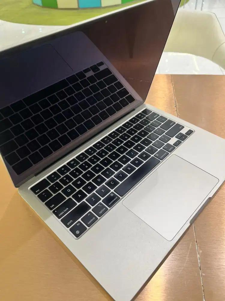 Macbook M2 Starlight 8/256