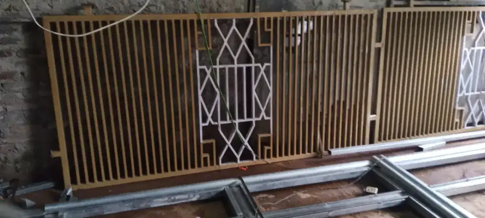 pagar bekas siap rekonstruksi