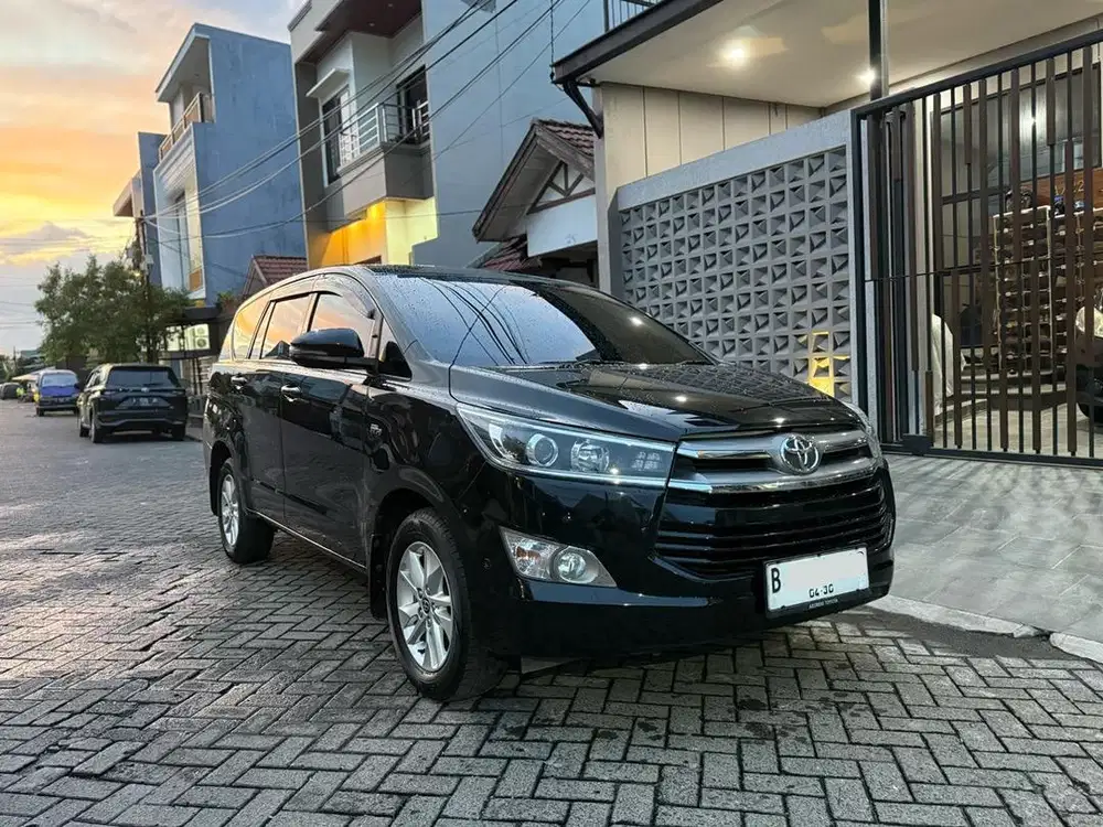 Toyota Kijang Innova Reborn 2.0 V Bensin Matic TH 2020 Hitam