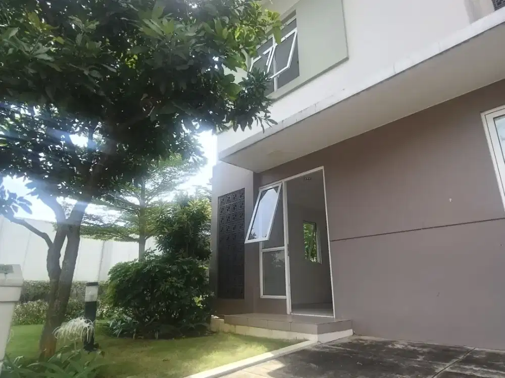 Jual BU (Butuh Uang) Rumah HOOK LUAS di Summarecon Bandung dijual MURAH di Bawah Pasaran
