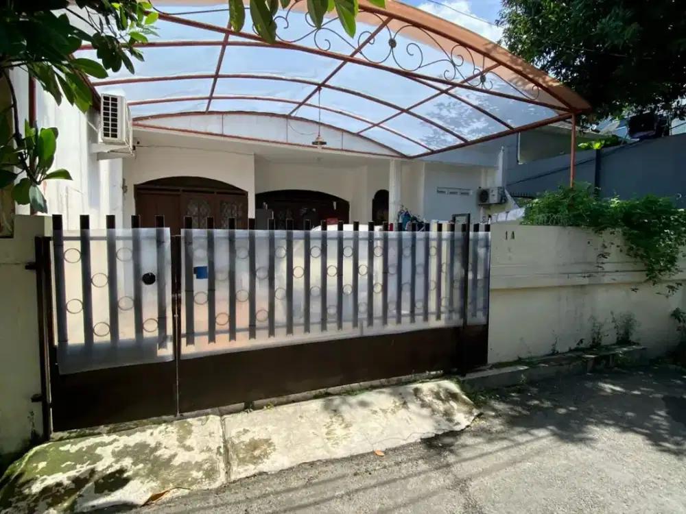 Rumah Siap Huni 2 Lantai Lokasi Strategis di Kemanggisan Utama IV - Jakarta Barat