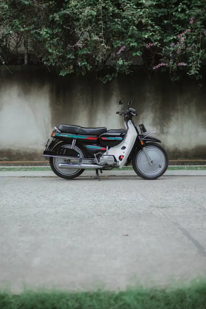 Honda Astrea Grand Bulus Asli 1991 Gold Bump