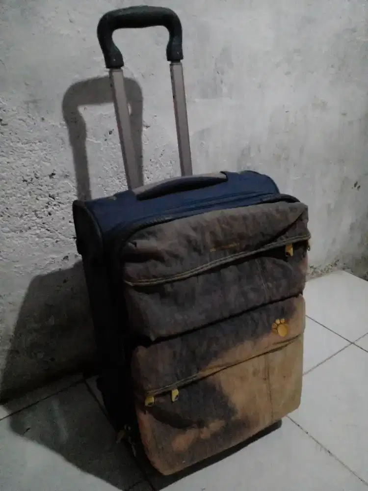 Jual tas koper merk HUSH PUPPIES masih bagus mulus lokasi Pejaten Bara