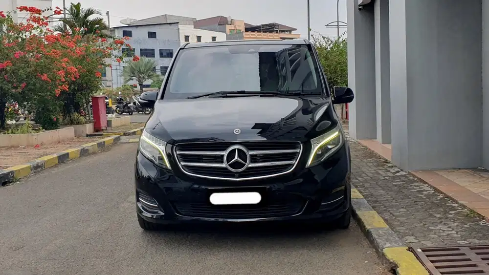Mercedes benz mercy viano avantgarde line 2018 hitam