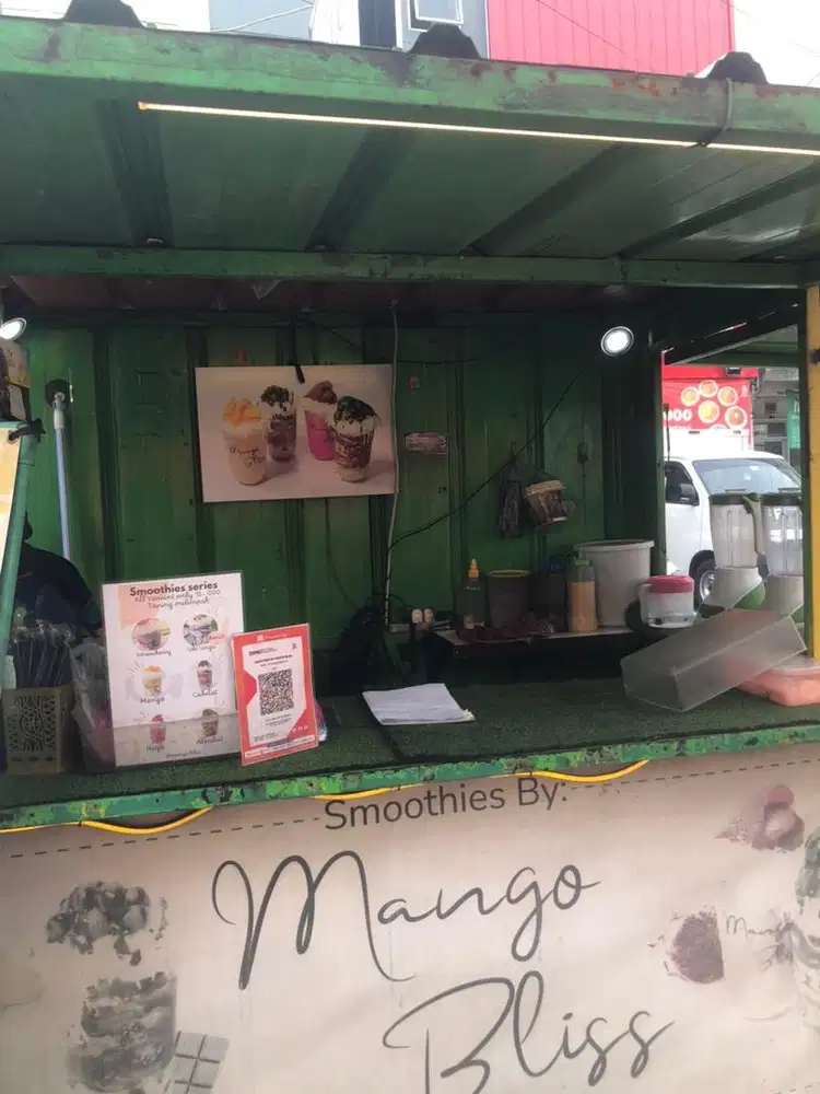 Dibutuhkan segera kartawati untuk jaga stand jus