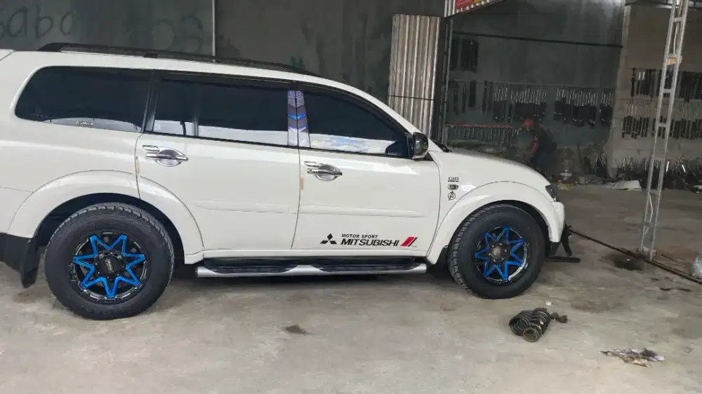 Vleg Pajero dan fortuner