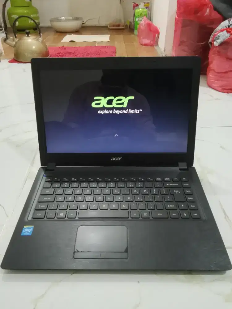 Laptop Acer One Z 1401