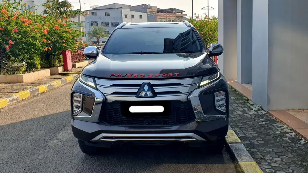 Km28rb mitsubishi pajero dakar ultimate 4x4 awd 2023 coklat sunroof