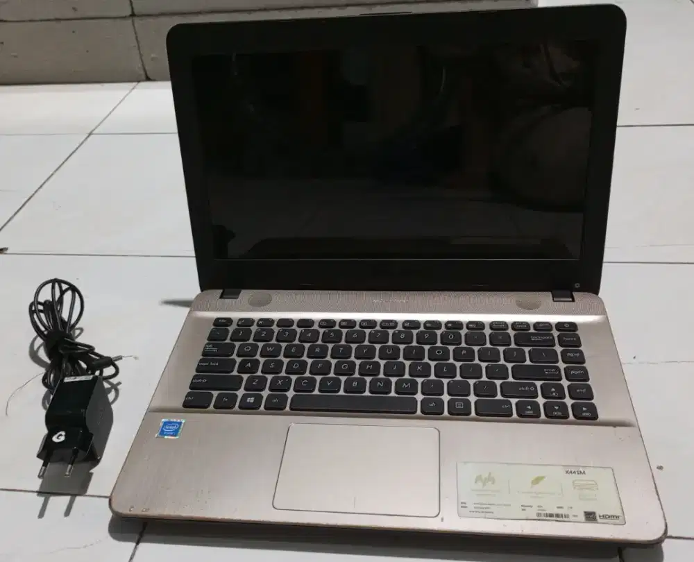 Laptop asus X441m