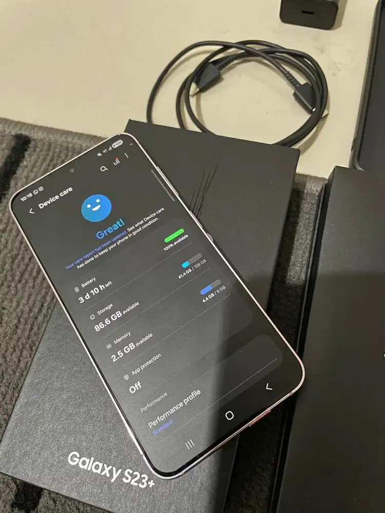 Samsung S23 Like New