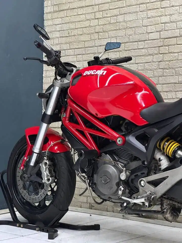Ducati monster 795