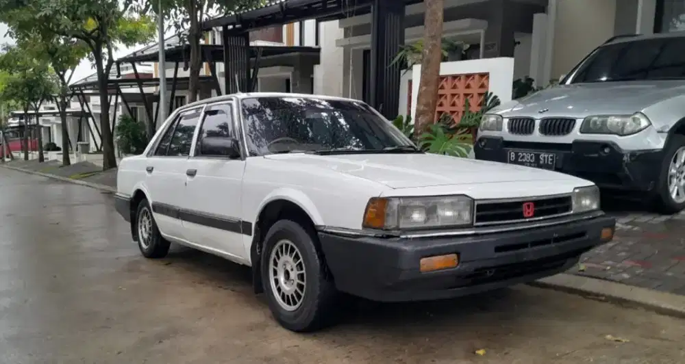 Honda Accord Executive 85 Putih