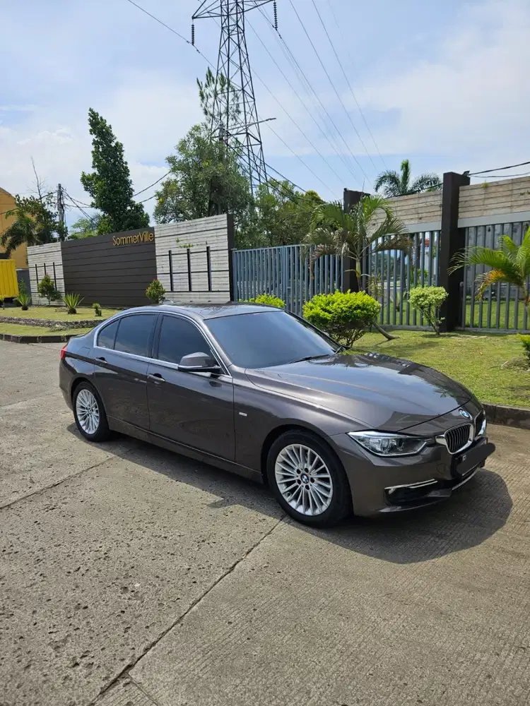 BMW 320i F30 Luxury Line 2013 | KM 28RB ASLI | ISTIMEWA