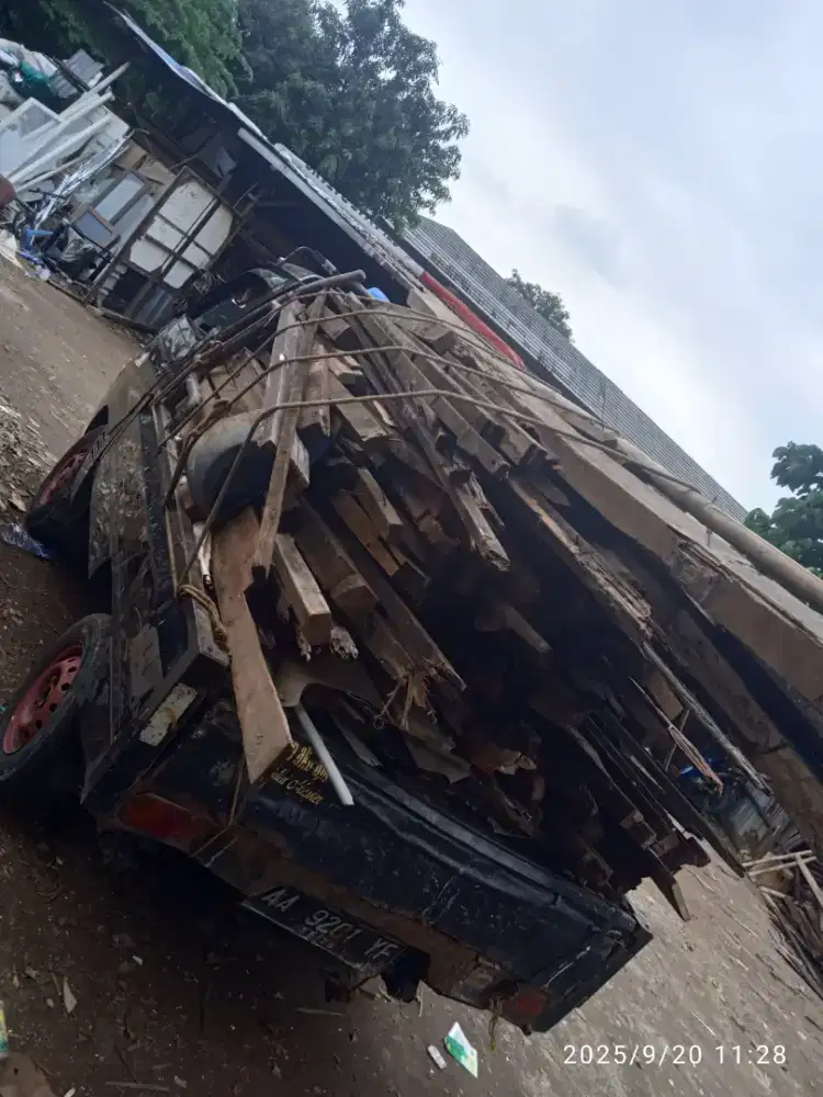 Jual Beli kayu bekas bongkaran