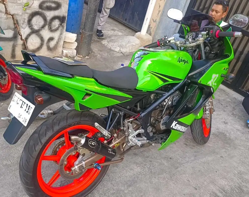Kawasaki Ninja RR SE GEN 4 tahun 2011