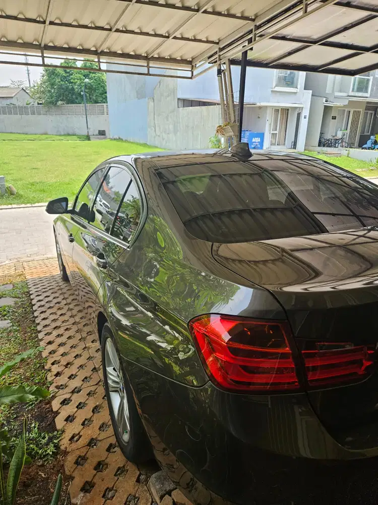 BMW 320i 2015 Bensin