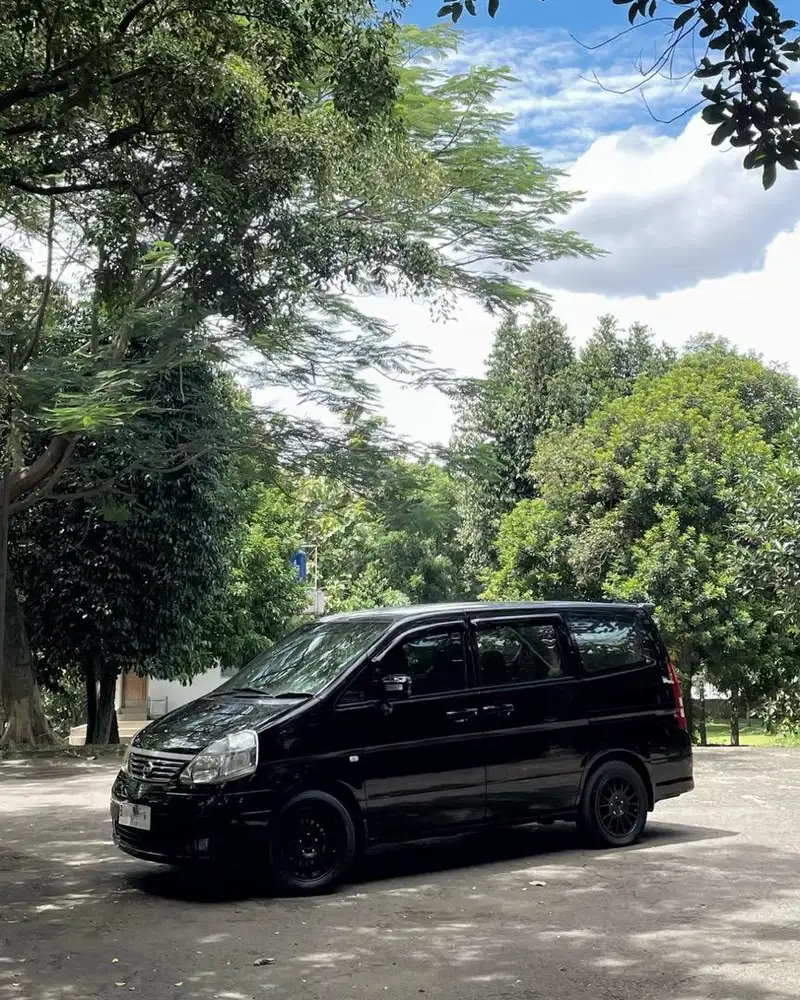 (Low Km 85.000-an) Nissan Serena 2.0 HighwayStar 2010 A/T