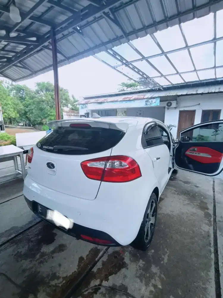 Mobil terawat KiA Rio 2013 akhir full variasi plat e Indramayu