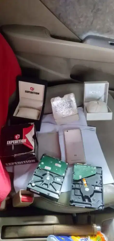 Di jual semua kotak ,jam dll murah aja