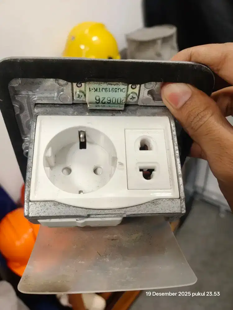 Stop Kontak lantai panasonic