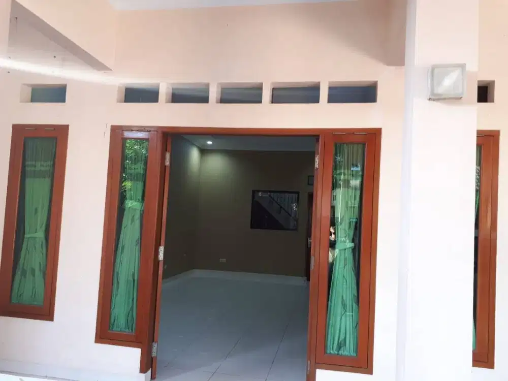 Rumah 2 lantai disewakan murah di Vila Bogor Indah
