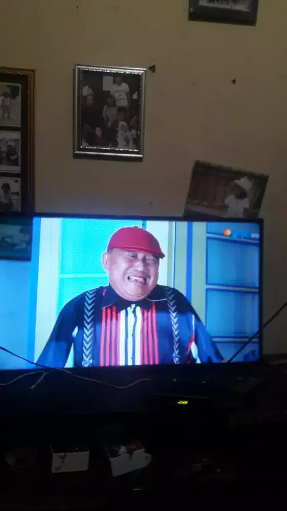 Jual aja tv led 40 inch merk Changhong digital.Minus sesuai foto.