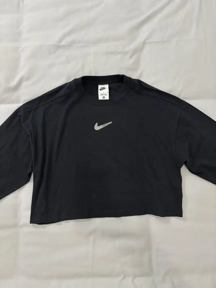 Preloved Nike Crop Long Sleeve