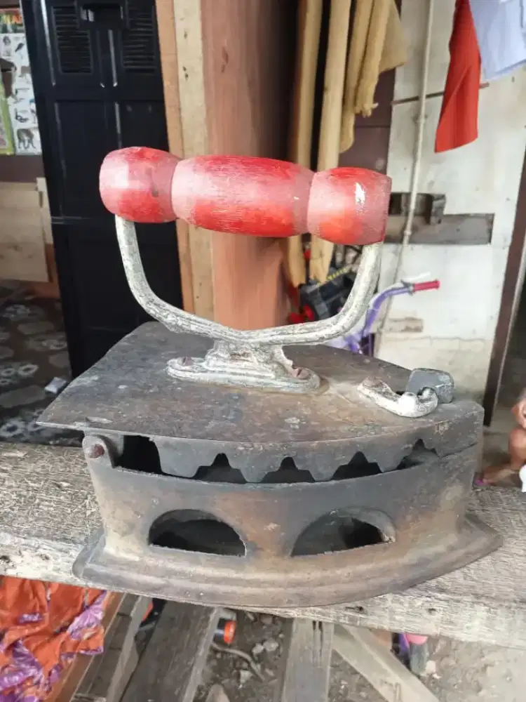 Setrika barang antik