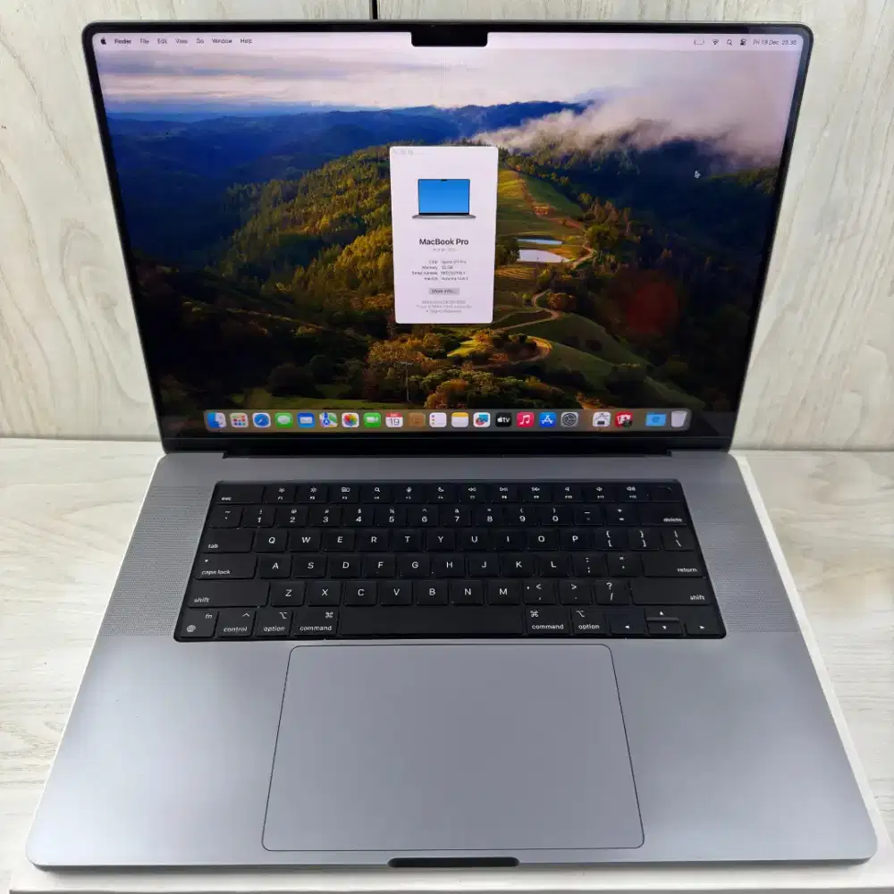 Macbook M1 pro 32 inch Ram 16 Ssd 512 Full set kerja berat space grey