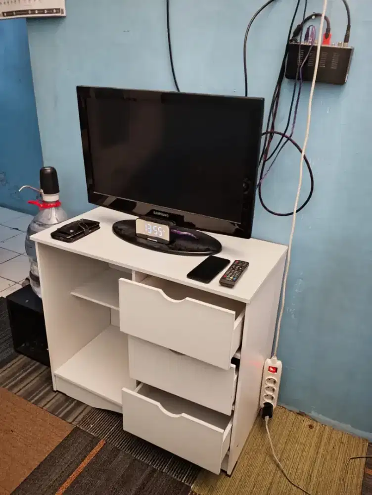 Meja TV 3 laci atau credenza