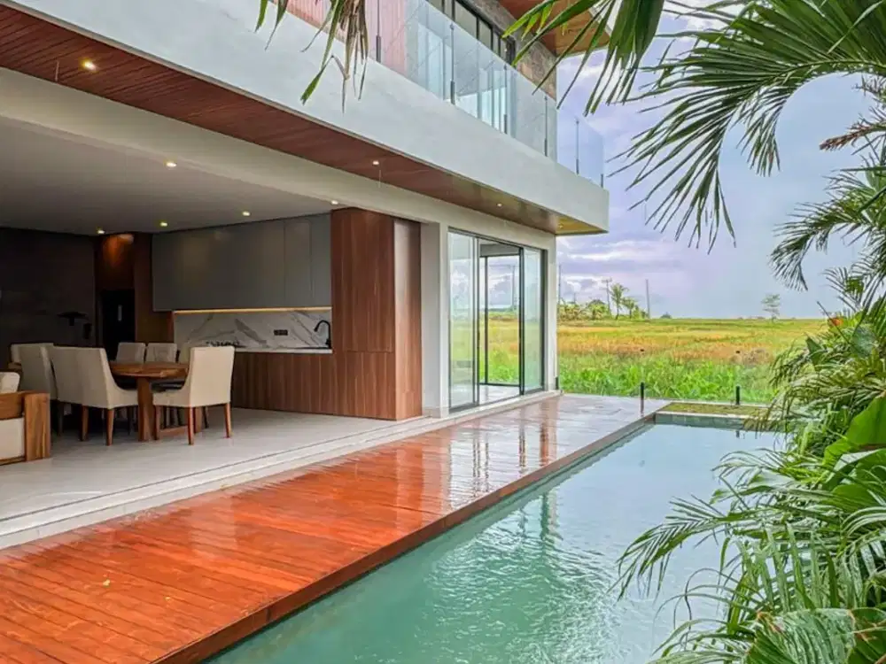 Brand New Freehold Contemporary Villa Design