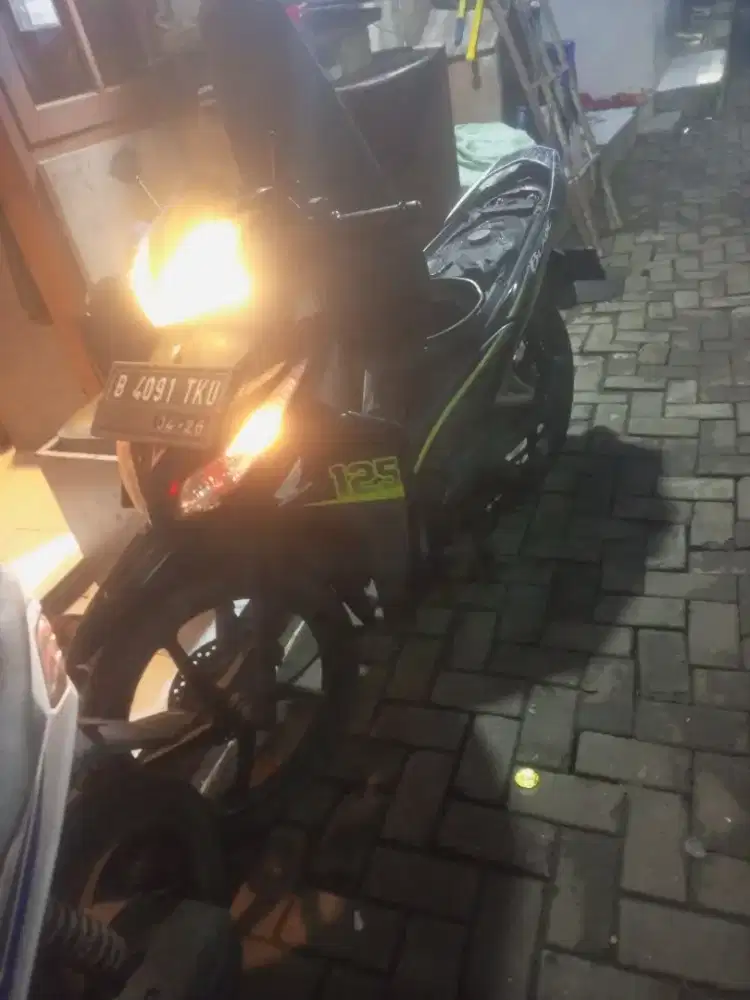 Honda Blade 125 THN 2016 hitam