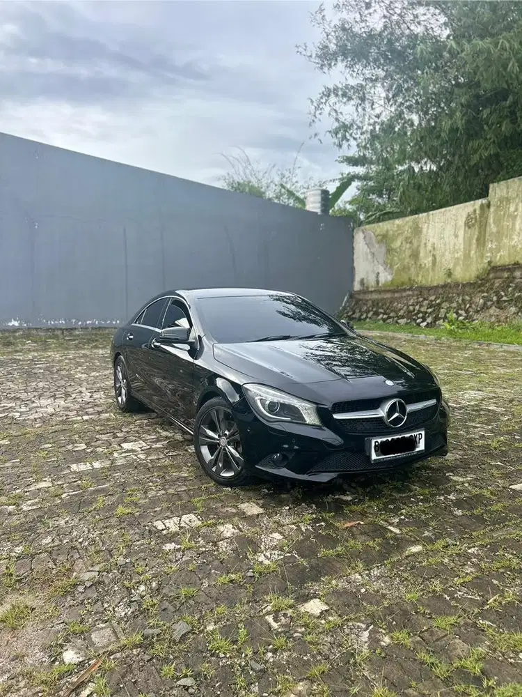 Mercedes Benz CLA 200