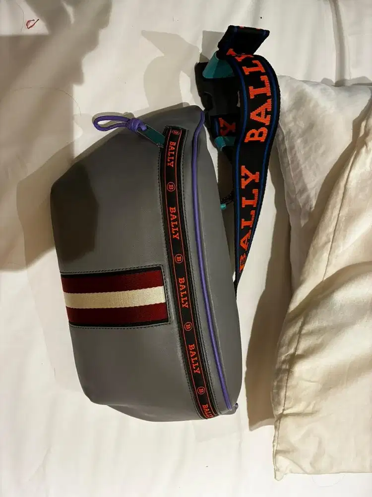 Bally Tas Selempang Cowok