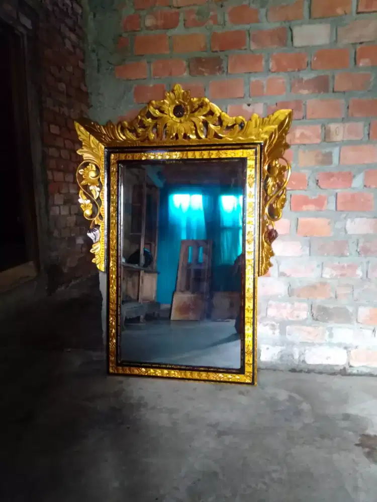 Kaca rias cantik bahan kusus kayu tembesu