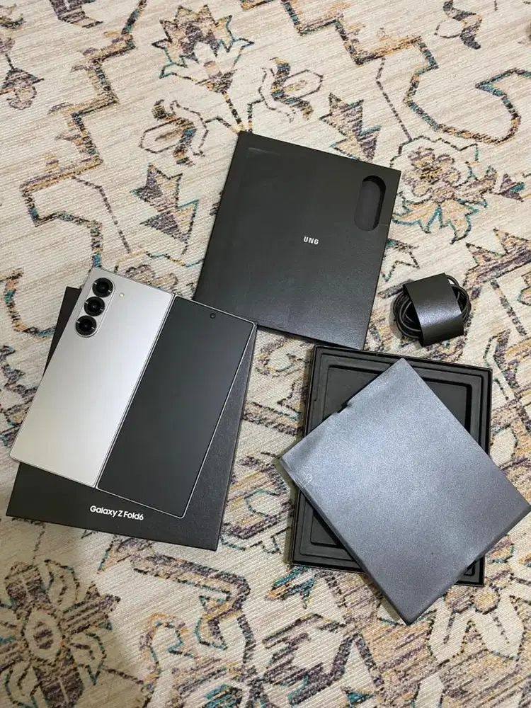 Samsunh Zfold 6 12/512gb sein