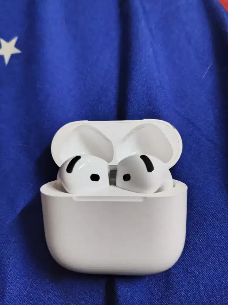AIRPODS GEN 4 original apple like new lecet pemakaian
