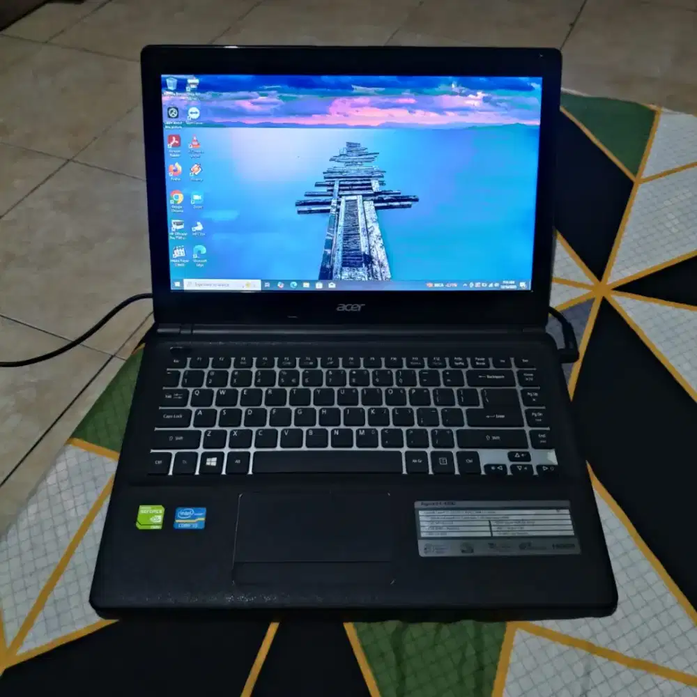 Laptop ACER ASPIRE E1-470G
