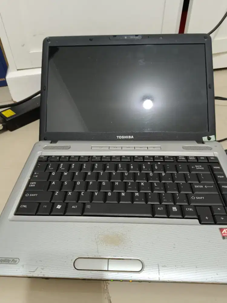 Laptop Toshiba rusak