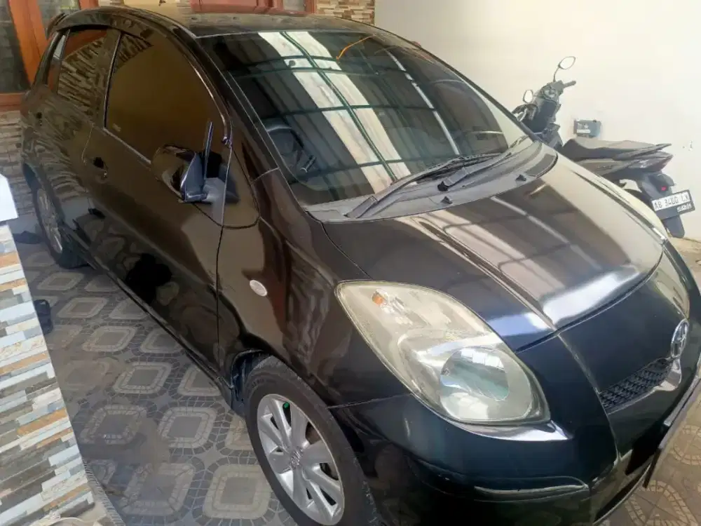 DIJUAL YARIS BAKPAO HITAM
