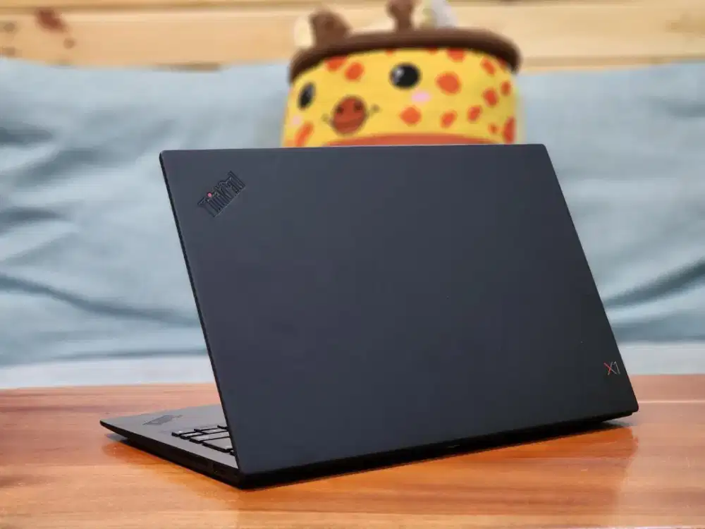 Thinkpad X1 Carbon Intel i5 8th Gen Premium Tertipis Fresh Mulus