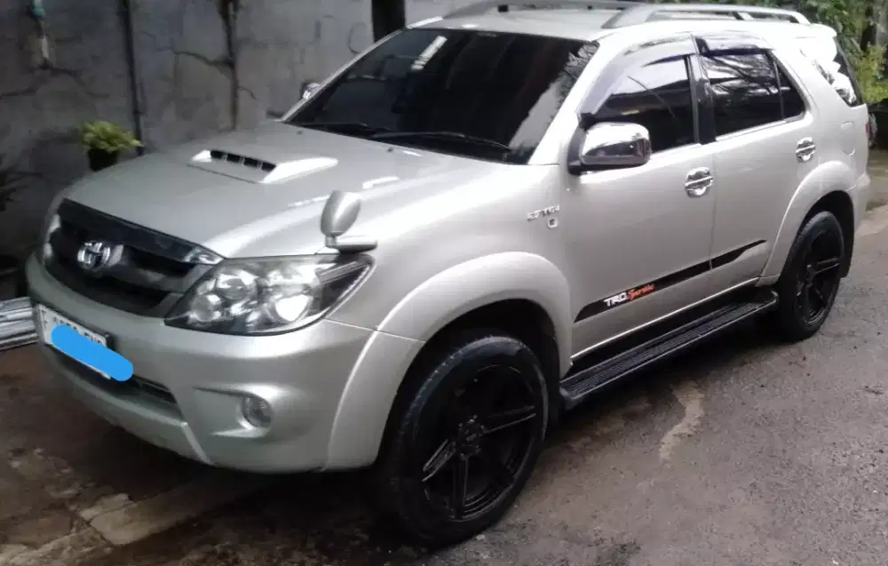 Toyota Fortuner 2.7 Bensin  G Silver 2005 AT