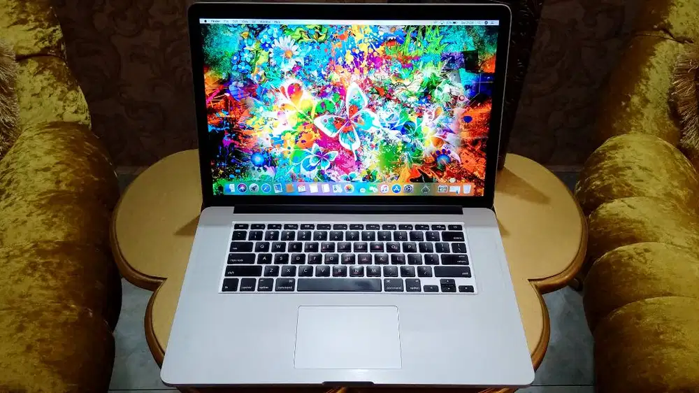 Macbook Pro Retina 15 inch Editing Grafis Core i7 Ram 16GB SSD 256GB
